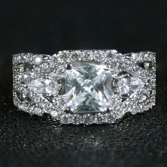 *NEW 18K White Gold Princess Cut Diamond 3PC Ring - Picture 11 of 15